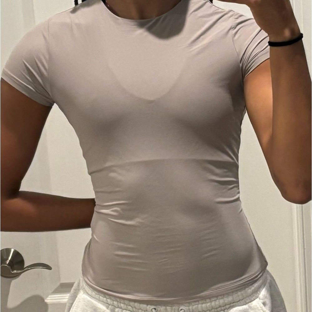 Abercrombie and Fitch - Grey soft matte seamless tuckable baby tee